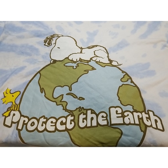 2021 Peanuts Protect The Earth T Shirt Snoopy Short Sleeve Crew Neck Medium - Picture 1 of 6